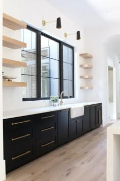 White Oak Kitchen, Black Kitchens, Cool Kitchens, Kitchen Wood, Kitchen Industrial, Industrial Cabinets, Floors Kitchen, Kitchen Windows, Shaker Kitchen