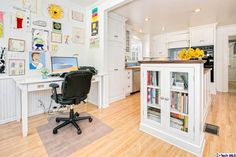 creative home office ideas desks use your home office as space to display bright artwork creative home lifehacks 135 best home offices images on pinterest desk desks and creative home office ideas desks use your home office as space to display bright artwork creative home lifehacks 135 best home offices images on pinterest desk desks and