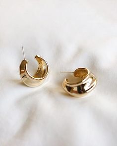 Details about / Gold Plated Earring Classics Essentials Designer For Her Love Made By Women