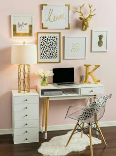 Pinterest: raquelshaer // Instagram: raquelshaer Desk Decor, White Desk Office, Bedroom Makeover