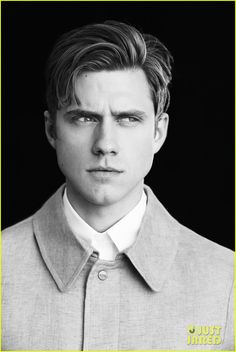 aaron tveit のおすすめ画像 247 件 pinterest aaron tveit