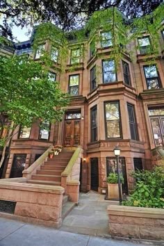 149 Best New York Brownstone Images Homes Buildings Come Enjoy The Experience Of Real Estate With Us In Nyc At Http New York Brownstonebrownstone Interiorsbrownstone Homestownhouse