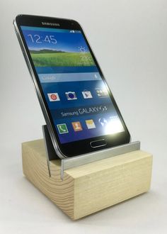 Smartphone da Muro in Legno Grezzo Naturale Porta Telefono Cellulare Smartphone da Muro in Legno Grezzo Naturale Porta Telefono Cellulare
