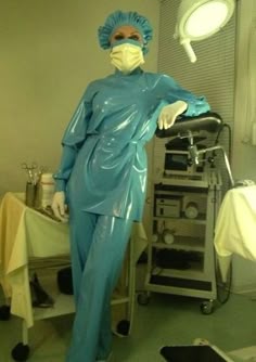Mit Zwei Krankenschwestern In Latex Beim Gynäkologen Mit Zwei Krankenschwestern In Latex Beim Gynäkologen