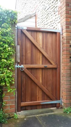 wooden gate door homemade wooden gates timber gate driveway and garden 590 best yard images on pinterest in 2018 drive way fence wooden gate door homemade wooden gates timber gate driveway and garden 590 best yard images on pinterest in 2018 drive way fence
