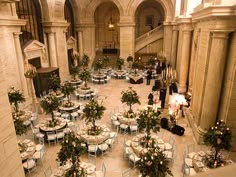 A Glamorous Wedding At Two Iconic New York City Locations New York Public Library Wedding Reception