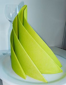 pliage de serviette de table en forme de spirale ou de sapin de nol moderne - Comment Plier Des Serviettes En Papier Pour Noel pliage de serviette de table en forme de spirale ou de sapin de nol moderne - Comment Plier Des Serviettes En Papier Pour Noel