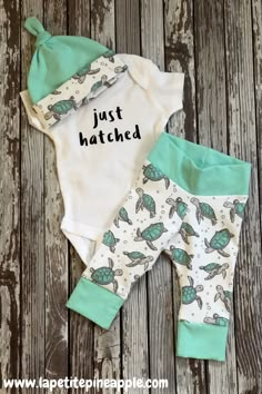 This adorable little set including leggings, bodysuit, and knotted hat, is perfect to take your little one home in! Newborn Coming Home Outfit, Baby Items, Gender Neutral Baby, Baby Arrival, Newborn Outfit, Baby Clothes, New Baby Products