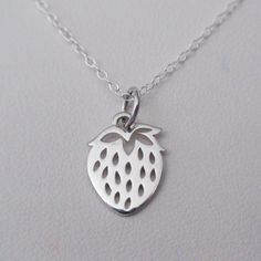 925 Sterling Silver Shell 3-D Charm Pendant 26mm x 11mm