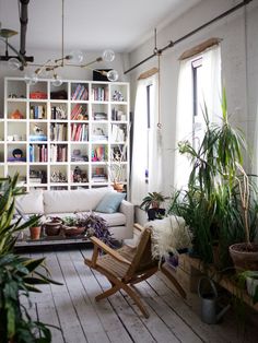 living room ideas for small apartment 49 best small apartment decorating ideas love these colors for living room remodelling ideas in 2018 living room ideas for small apartment 49 best small apartment decorating ideas love these colors for living room remodelling ideas in 2018