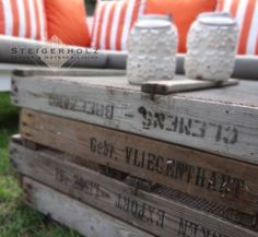 Steigerholz Indoor & Outdoor Living (steigerholz) auf Gartentisch aus #Steigerholz, Holzbohlen mit Stahl, hier die