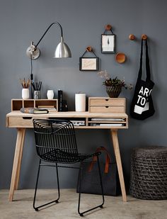moderner schaufenster home office schreibtisch dark scandinavian home office space gray minimalistic workspace 1129 besten arbeitsplatz home office bilder auf pinterest in 2018 moderner schaufenster home office schreibtisch dark scandinavian home office space gray minimalistic workspace 1129 besten arbeitsplatz home office bilder auf pinterest in 2018