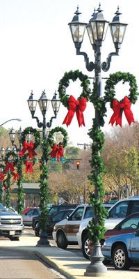 Downtown Decorations Pine Wreath Pole Commercial Downtown Decorations Pine Wreath Pole Commercial Christmas Holiday Lights