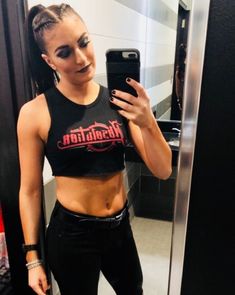 Sonya deville aus nazi-mädchen