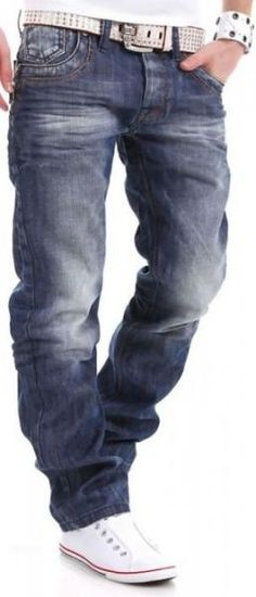 Knalltff svart jeans med glidelser og rffe detaljer fra Cipo Knalltff svart jeans med glidelser og rffe detaljer fra Cipo