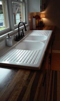 craigslist vintage farmhouse sink breathtaking 20 amazing sink design ideas for your comfortable kitchen httpsdecoretoo antique cast iron farmhouse vintage kitchen sink double drain board craigslist vintage farmhouse sink breathtaking 20 amazing sink design ideas for your comfortable kitchen httpsdecoretoo antique cast iron farmhouse vintage kitchen sink double drain board