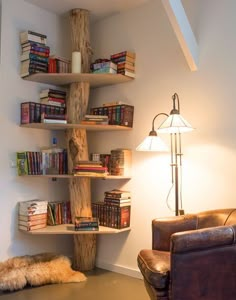 Need some decorating inspiration? Check out these 15 beautifully creative bookcase ideas. Bookshelves, Home, Corner Office, Shelf Design, Kitchen Corner, Creative Bookshelves, Bookshelves Diy, Creative Home