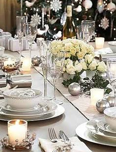 34 Gorgeous Christmas Tablescapes And Centerpiece Ideas Long White Christmas Tablescape Centerpiece Www Tablescapesbydesign Https Facebook