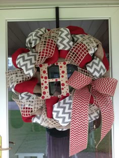 150 best wreaths chevrons images on pinterest in 2018 wreaths diy burlap christmas wreath