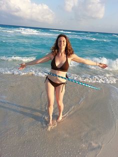 Lick and spank Amy davidson bikini pics