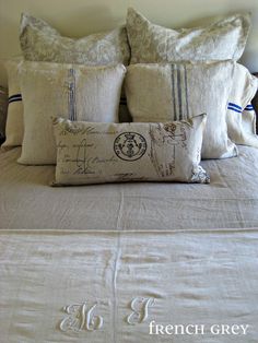 bed pillows lingery laundry vtg 12 Antique white linen fabric buttons on card f