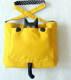 Gato na bolsa great job please Visit my site https://www.upcyclingbymilo.com/ for more products