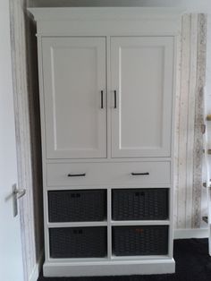 radiator verwarming ombouw met kastje. kinderkamer. schuine wand ... radiator verwarming ombouw met kastje. kinderkamer. schuine wand ...