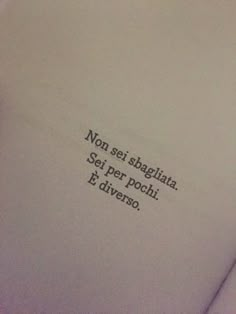 Iniziate a pensarla così, vi assicuro che fa miracoli Frases Tumblr, Tumblr Quotes, Italian Love Quotes, Meaningful Sentences, Frases Love