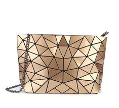 LIPS CLUTCH SHOULDER BAG PURSE IN PINK FAUX PATENT LEATHER LIP MAKE UP TRENDY