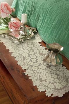 Pillow Crab Heritage Lace Coastal Collage 18 X 18 Oyster