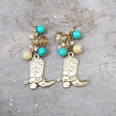 Gold Tone scalloping Caballo Aretes