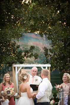 Los Vaqueros In The Stockyards Garden Area Wedding Ideas Thea Brett Married At Los Vaqueros In The Fort Worth Stockyards