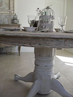 Vintage Wooden Kitchen Table Oval Worn Vintage Wooden Kitchen Table Oval Worn