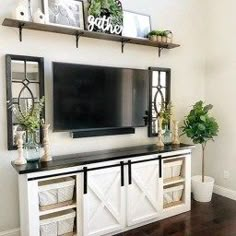 46 Popular Living Room Decor Ideas With Farmhouse Style - hoomdesign Farmhouse Living Room Decor Ideas, Modern Living Room, Living Decor, Living Room Furniture, Home And Living, Small Living, Modern Sofa, Living Area