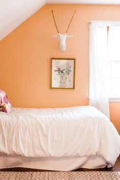 Make Your Home Own By Adding A Vibrant Shade Of Behr Paint To Style At Home Meredith Miller S Bright Abode Theglitterguide Bedroom Orange Tangerine