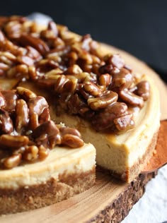 Pecan Pie Cheesecake is a delicious and easy cheesecake recipe that combines two classic desserts! #cookiesandcups #cheesecake #pecanpie #recipe