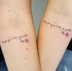 Trocar frase e colocar tulipa Tattoo Mãe E Filha, Mom Tattoos, Meaningful Tattoos For Couples, Tattoos For Daughters