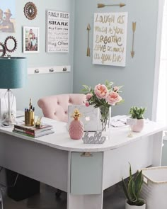 We all know that having a dedicated work space in your home is essential in staying productive and organized. But what if you just don’t have the space to create your dream office!? Have no fear… I’ve gathered some amazing inspiration for you that will help cure your small space funk! These mini offices are... Home Office, Ikea, Desk Decor, Office Decor, Home Office Decor, Corner Desk, Office Room, Office Workspace