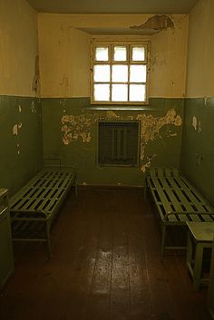 27 best prison cell images places prison cell eastern state