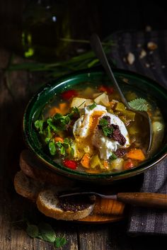 Menestra Con Huevo Escalfado Rita Cifuentes Verduras Huevos Escalfados Comida