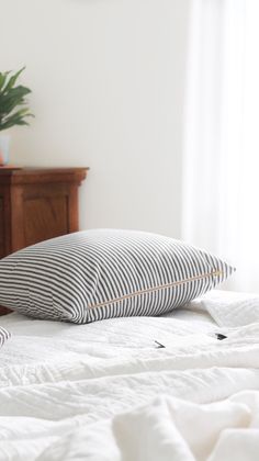 how to make your bed theeee most comfy place on earth cleaning most comfy sheets