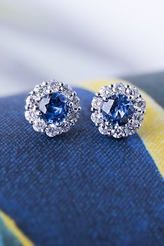 Laboratorio de 1.50 quilates y pendientes de diamantes corte princesa 4 Clavijas 18 K Oro Amarillo 6mm