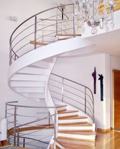 Le migliori 10+ immagini su Magnani & Ricci Scale Stairs Mensola portaoggetti con gradino piani Understairs Scaffale
