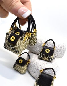 1//12th Dolls House-Pretty Handbag-SG