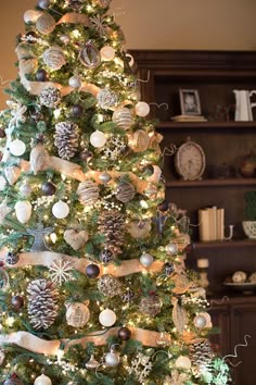 Christmas Christmastree Holiday Trees Pinterest 3 Tips To Make A Tree Look Magical French Christmas Decorrustic