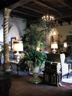 74 Best Hollywood S Villa Carlotta Apartments The Last Word In Lobby Han Park Golden Age Of Hollywood Old Homes Spanish