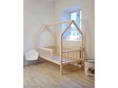Baby dan alfred juniorseng med sidegavle for ekstra sikkerhed ...