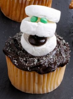 find this pin and more on halloween by pipiabogado awesome halloween cupcake ideas - Halloween Decorated Cupcakes find this pin and more on halloween by pipiabogado awesome halloween cupcake ideas - Halloween Decorated Cupcakes