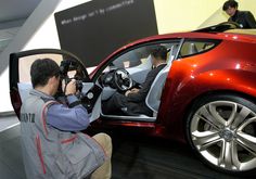 https://i.pinimg.com/236x/b2/c0/e5/b2c0e5942d1d047e056e35c6bf94777f--concepts-mazda.jpg