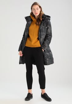 Moncler Cardi-Abrigos granate Moncler Cardi-Abrigos granate